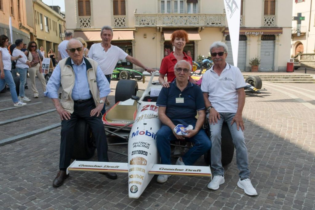 Rombo_di_motori_e_festa_in_pia