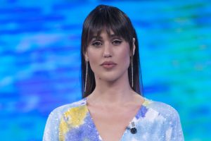 Cecilia Rodriguez attende la nascita della figlia Clara Isabel: dettagli sulla gravidanza e rapporti familiari tesi