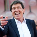 Gianni Morandi annuncia pausa dai social per ricaricare energie e ridurre lo stress digitale
