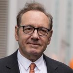 Kevin Spacey torna alla regia con The Portal Of Force: sci-fi e polemiche su uno sceneggiatore russo