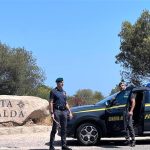 Maxi evasione fiscale e abusi edilizi in residence turistico abusivo a porto cervo con stanze accatastate come magazzini