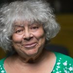 Miriam Margolyes e il suo appello per la morte assistita di fronte alle difficoltà di salute