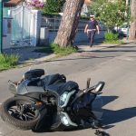 Incidente Mortale A Lido Di Camaiore: scooter perde il controllo per radici affioranti e conducente muore