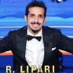 Roberto Lipari e il possibile slittamento di Striscia La Notizia a novembre: tensioni e incertezza sul futuro del programma