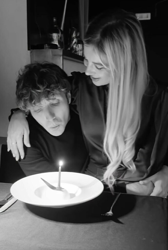 ciavarro_compleanno_intimo_2-688x1024